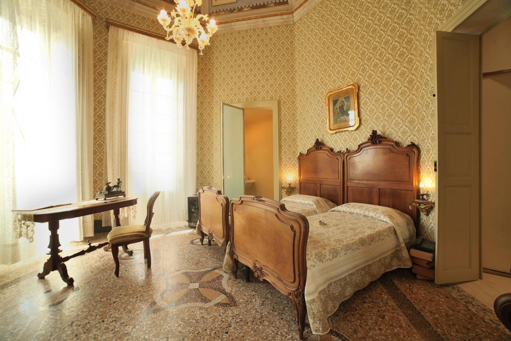 Residenza D'Epoca Regina D'Arborea Hotel Oristano Room photo